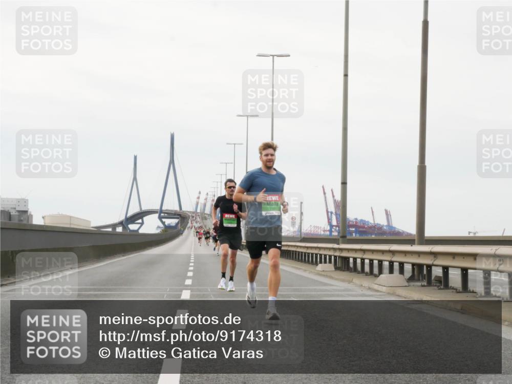 03.10.2025 - Köhlbrandbrückenlauf Matties Gatica Varas http://msf.ph/oto/9174318 03.10.2025 15:40:38 Position 3  meine-sportfotos.de