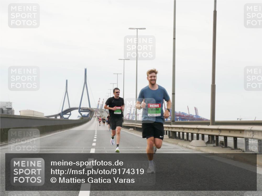 03.10.2025 - Köhlbrandbrückenlauf Matties Gatica Varas http://msf.ph/oto/9174319 03.10.2025 15:40:39 Position 3 7181 meine-sportfotos.de