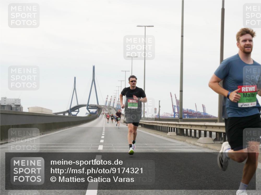 03.10.2025 - Köhlbrandbrückenlauf Matties Gatica Varas http://msf.ph/oto/9174321 03.10.2025 15:40:40 Position 3 7181 meine-sportfotos.de