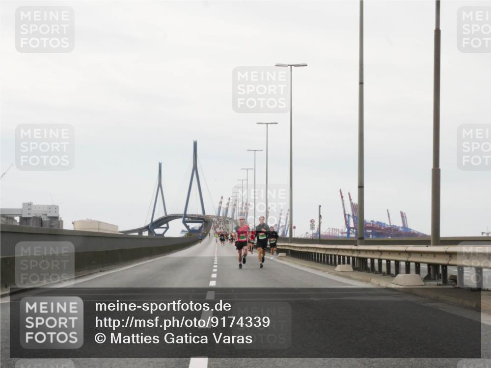 03.10.2025 - Köhlbrandbrückenlauf Matties Gatica Varas http://msf.ph/oto/9174339 03.10.2025 15:41:00 Position 3  meine-sportfotos.de