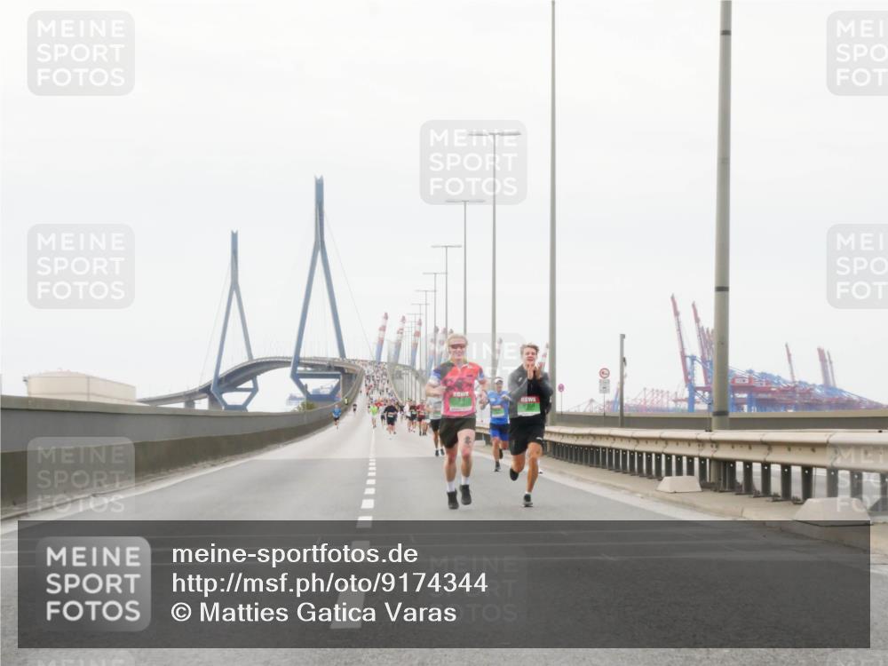 03.10.2025 - Köhlbrandbrückenlauf Matties Gatica Varas http://msf.ph/oto/9174344 03.10.2025 15:41:03 Position 3  meine-sportfotos.de