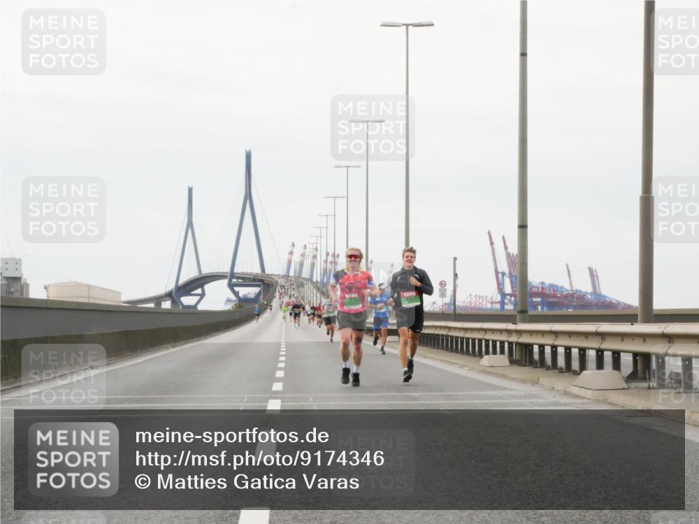 03.10.2025 - Köhlbrandbrückenlauf Matties Gatica Varas http://msf.ph/oto/9174346 03.10.2025 15:41:04 Position 3  meine-sportfotos.de