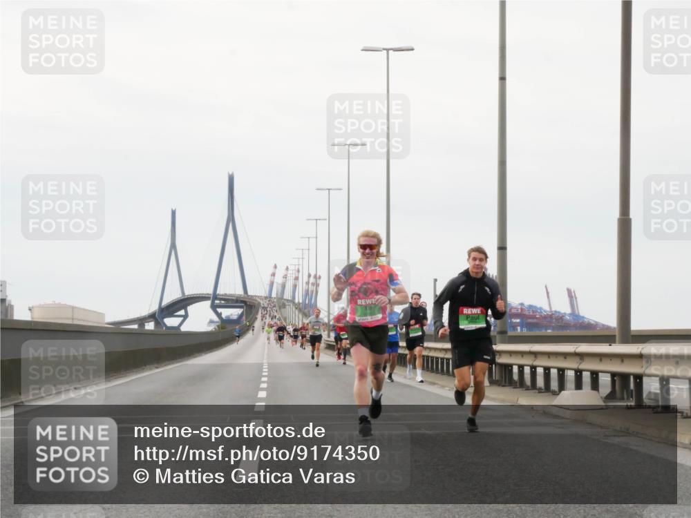 03.10.2025 - Köhlbrandbrückenlauf Matties Gatica Varas http://msf.ph/oto/9174350 03.10.2025 15:41:06 Position 3  meine-sportfotos.de