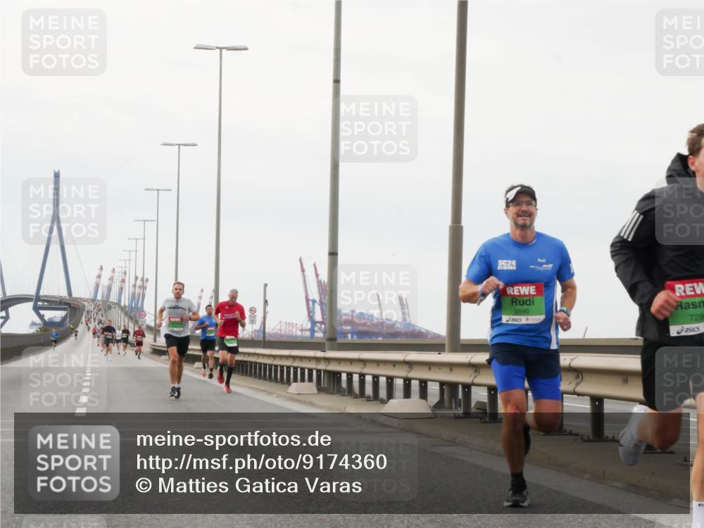 03.10.2025 - Köhlbrandbrückenlauf Matties Gatica Varas http://msf.ph/oto/9174360 03.10.2025 15:41:13 Position 3 24, 9590, 728 meine-sportfotos.de