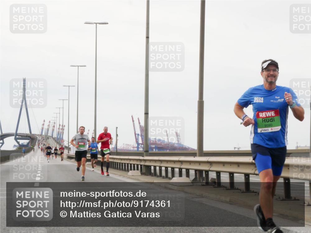 03.10.2025 - Köhlbrandbrückenlauf Matties Gatica Varas http://msf.ph/oto/9174361 03.10.2025 15:41:14 Position 3 24, 9590 meine-sportfotos.de