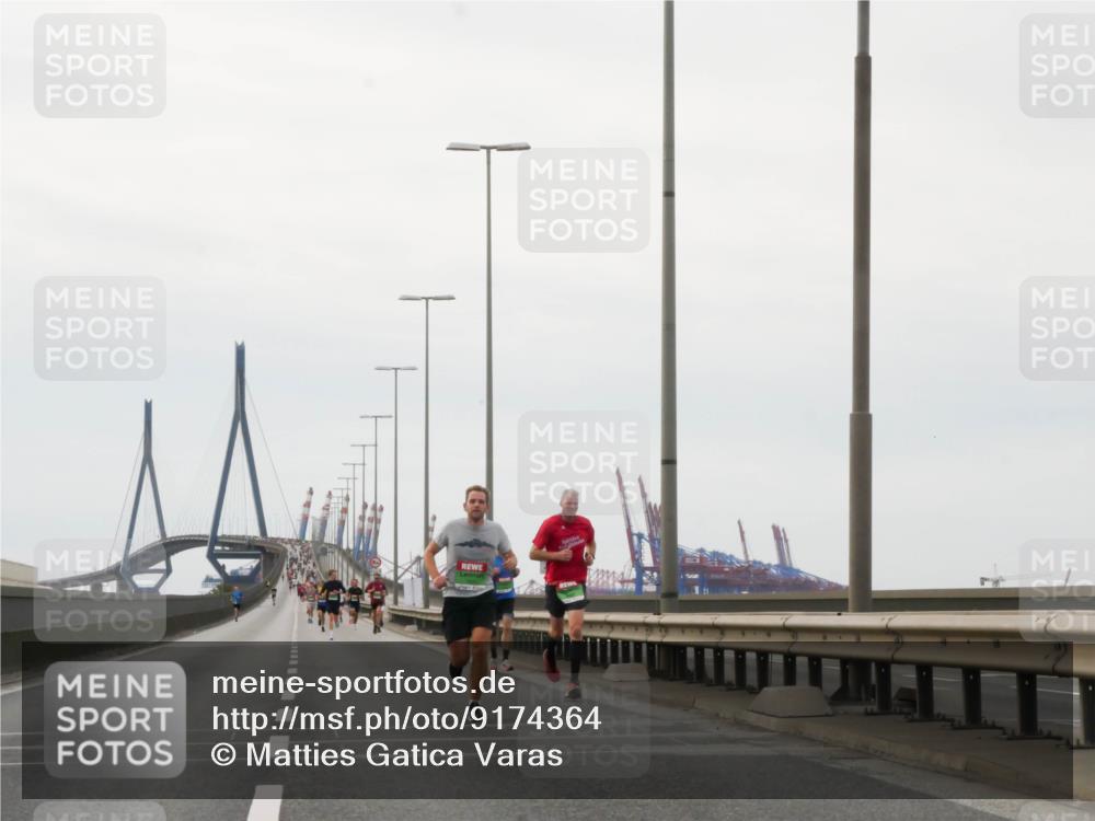 03.10.2025 - Köhlbrandbrückenlauf Matties Gatica Varas http://msf.ph/oto/9174364 03.10.2025 15:41:15 Position 3  meine-sportfotos.de