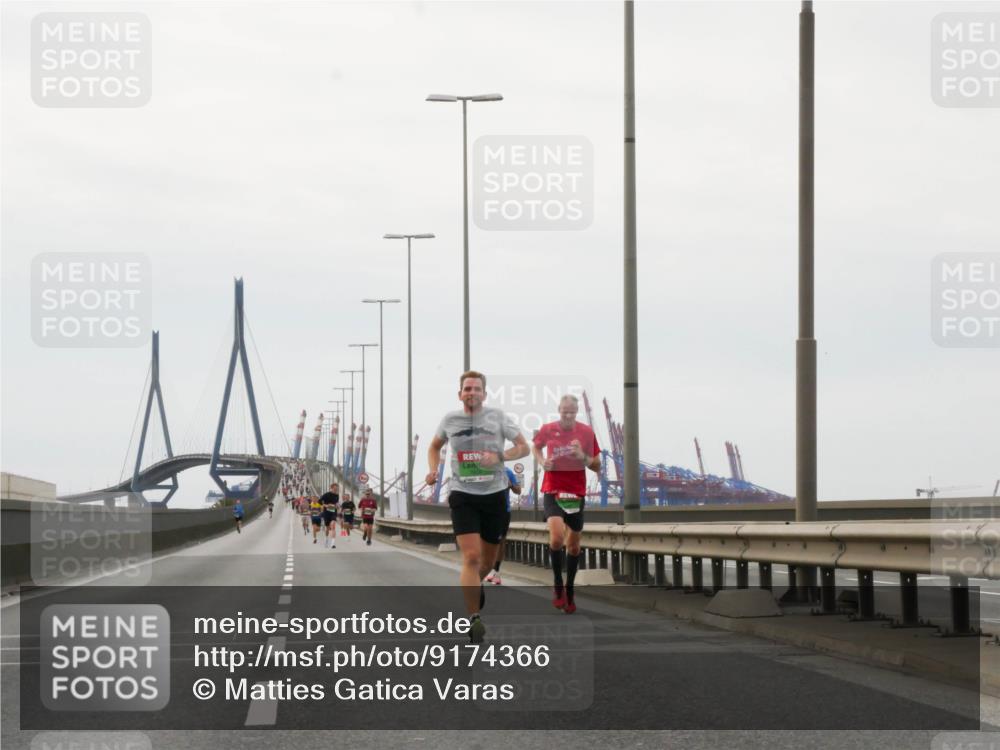 03.10.2025 - Köhlbrandbrückenlauf Matties Gatica Varas http://msf.ph/oto/9174366 03.10.2025 15:41:16 Position 3  meine-sportfotos.de
