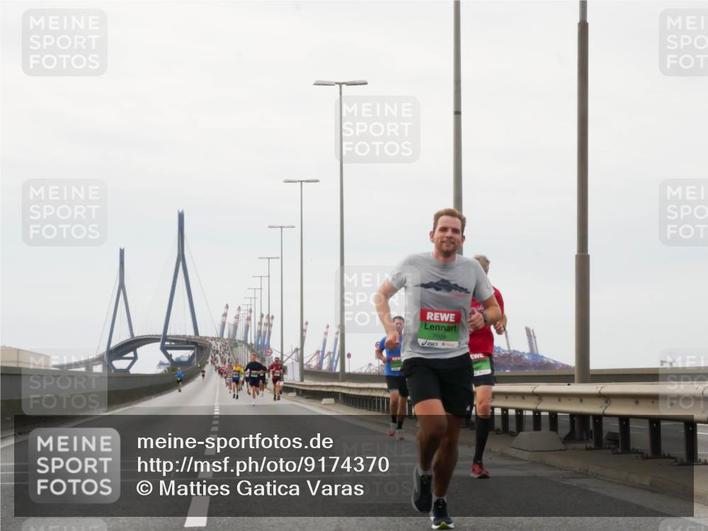 03.10.2025 - Köhlbrandbrückenlauf Matties Gatica Varas http://msf.ph/oto/9174370 03.10.2025 15:41:18 Position 3 7809 meine-sportfotos.de
