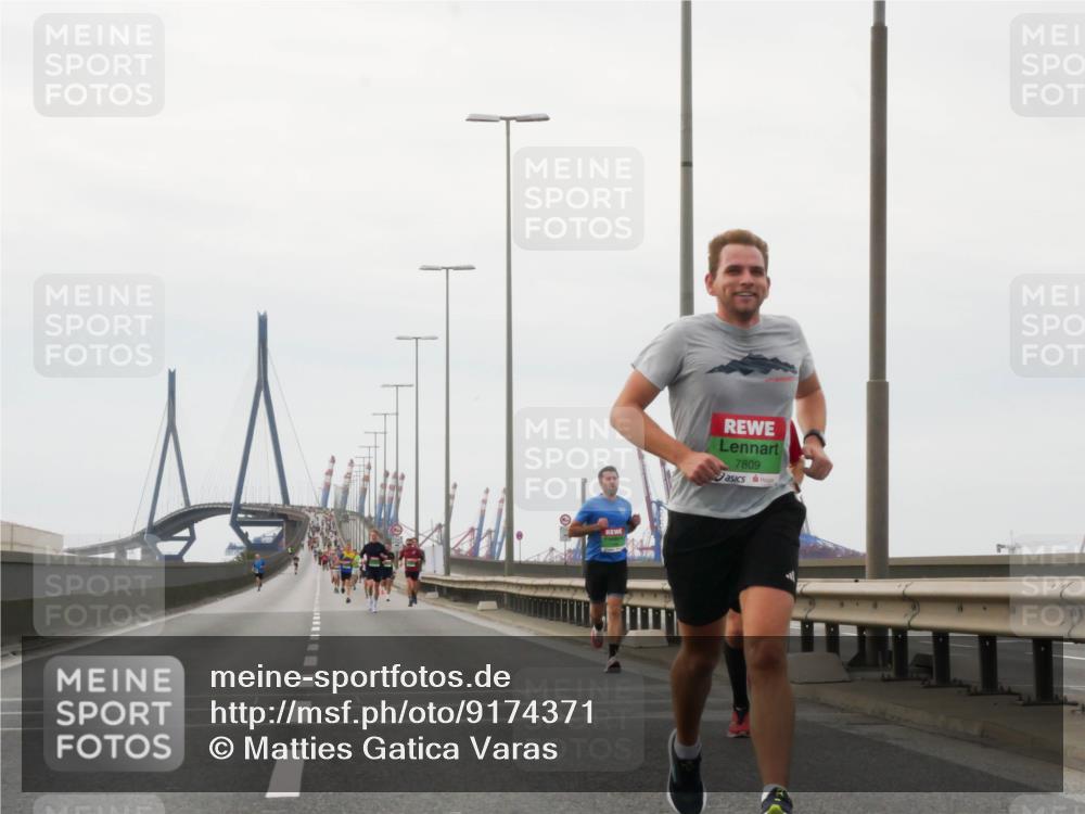 03.10.2025 - Köhlbrandbrückenlauf Matties Gatica Varas http://msf.ph/oto/9174371 03.10.2025 15:41:19 Position 3 7809 meine-sportfotos.de