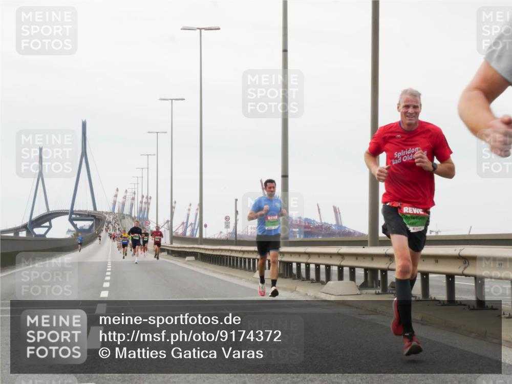 03.10.2025 - Köhlbrandbrückenlauf Matties Gatica Varas http://msf.ph/oto/9174372 03.10.2025 15:41:20 Position 3  meine-sportfotos.de