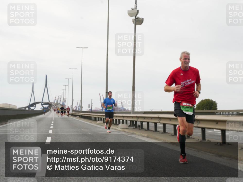 03.10.2025 - Köhlbrandbrückenlauf Matties Gatica Varas http://msf.ph/oto/9174374 03.10.2025 15:41:21 Position 3 9481 meine-sportfotos.de