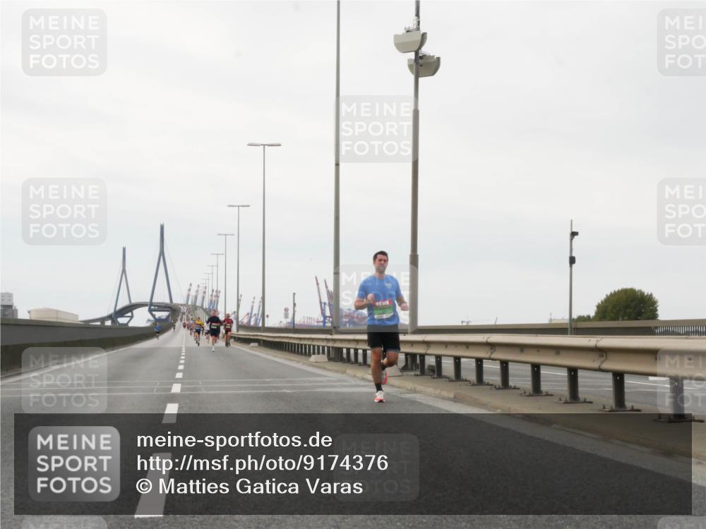 03.10.2025 - Köhlbrandbrückenlauf Matties Gatica Varas http://msf.ph/oto/9174376 03.10.2025 15:41:22 Position 3  meine-sportfotos.de