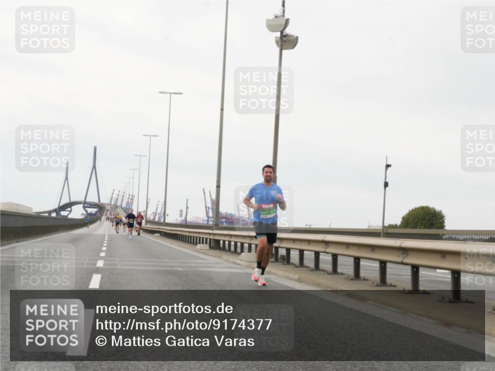 03.10.2025 - Köhlbrandbrückenlauf Matties Gatica Varas http://msf.ph/oto/9174377 03.10.2025 15:41:22 Position 3  meine-sportfotos.de