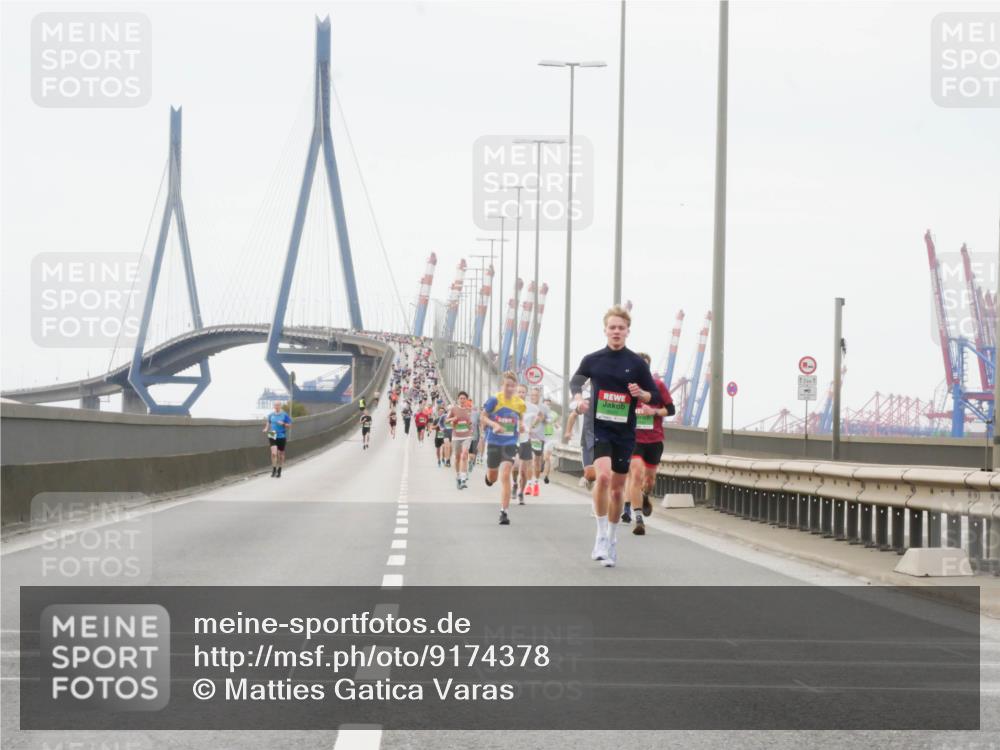 03.10.2025 - Köhlbrandbrückenlauf Matties Gatica Varas http://msf.ph/oto/9174378 03.10.2025 15:41:27 Position 3  meine-sportfotos.de