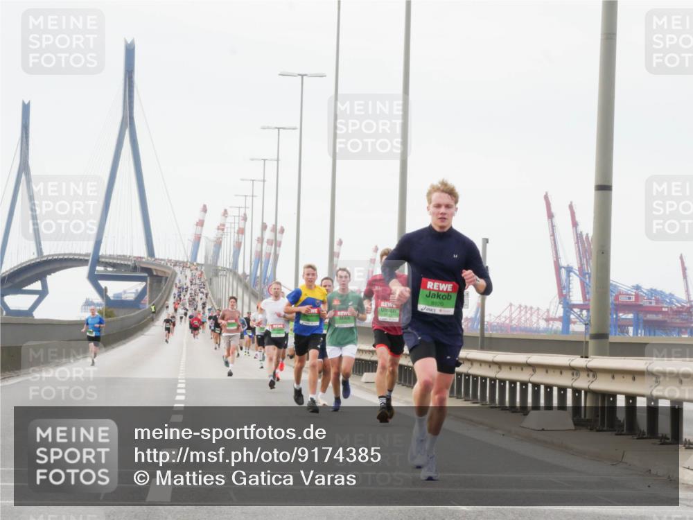 03.10.2025 - Köhlbrandbrückenlauf Matties Gatica Varas http://msf.ph/oto/9174385 03.10.2025 15:41:30 Position 3 8920 meine-sportfotos.de
