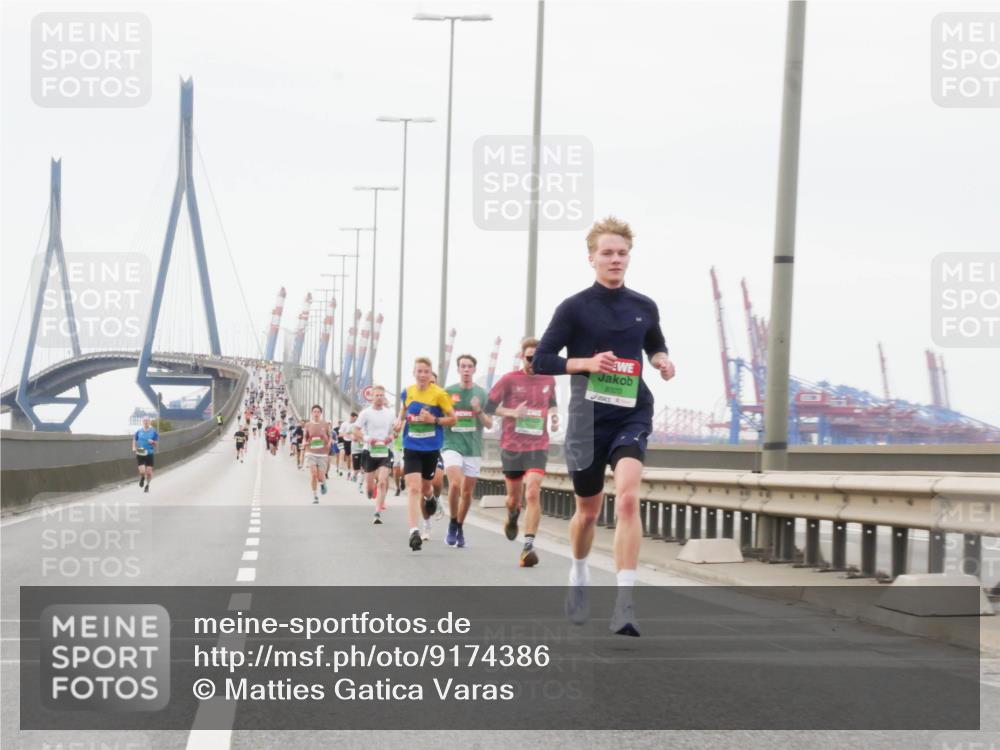03.10.2025 - Köhlbrandbrückenlauf Matties Gatica Varas http://msf.ph/oto/9174386 03.10.2025 15:41:31 Position 3 8920 meine-sportfotos.de