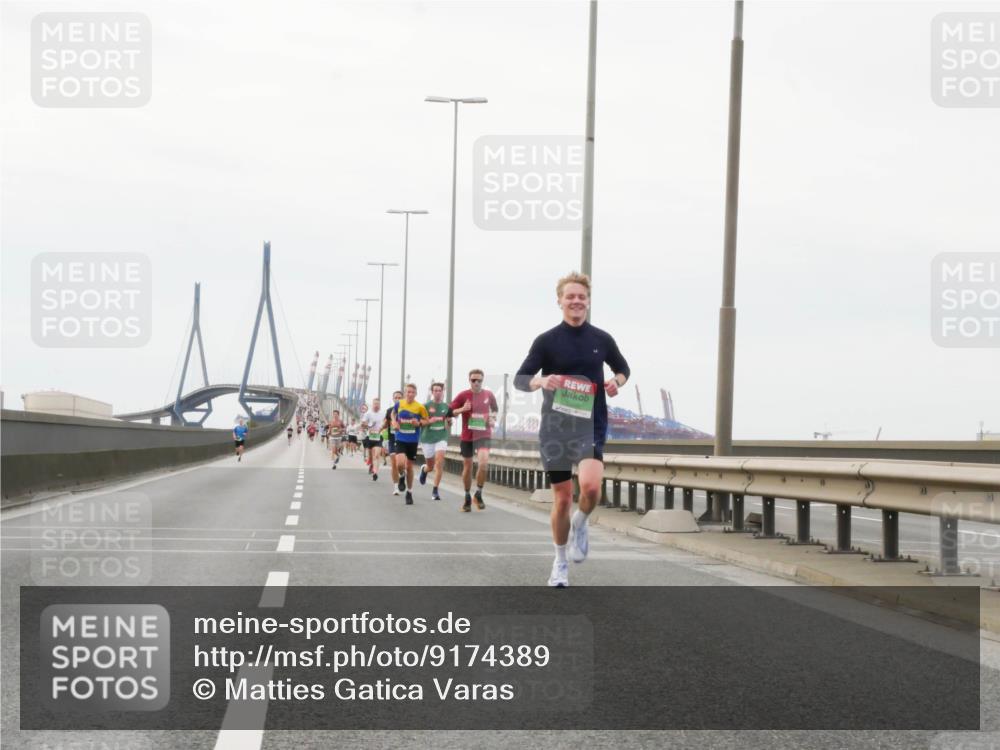 03.10.2025 - Köhlbrandbrückenlauf Matties Gatica Varas http://msf.ph/oto/9174389 03.10.2025 15:41:32 Position 3  meine-sportfotos.de