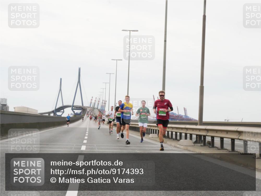 03.10.2025 - Köhlbrandbrückenlauf Matties Gatica Varas http://msf.ph/oto/9174393 03.10.2025 15:41:35 Position 3  meine-sportfotos.de