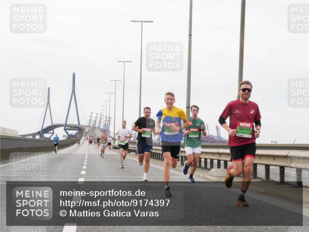 03.10.2025 - Köhlbrandbrückenlauf Matties Gatica Varas http://msf.ph/oto/9174397 03.10.2025 15:41:37 Position 3 7030 meine-sportfotos.de