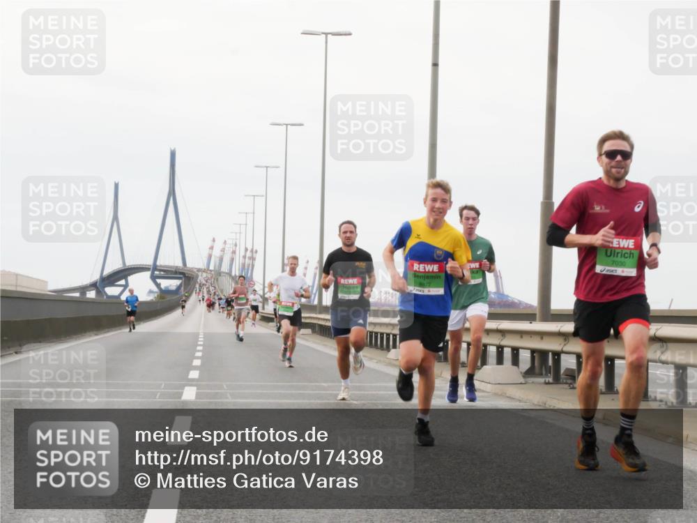 03.10.2025 - Köhlbrandbrückenlauf Matties Gatica Varas http://msf.ph/oto/9174398 03.10.2025 15:41:37 Position 3 8872, 7030 meine-sportfotos.de