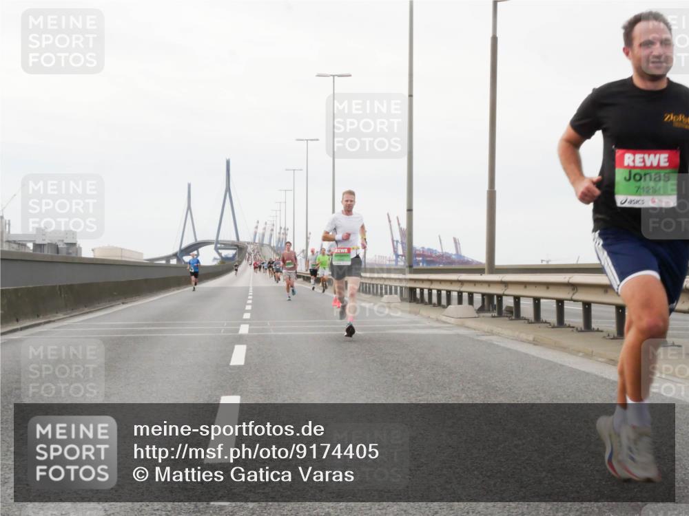 03.10.2025 - Köhlbrandbrückenlauf Matties Gatica Varas http://msf.ph/oto/9174405 03.10.2025 15:41:41 Position 3 7123 meine-sportfotos.de