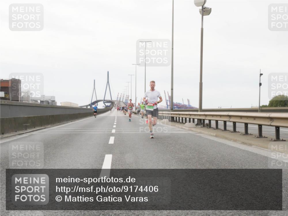 03.10.2025 - Köhlbrandbrückenlauf Matties Gatica Varas http://msf.ph/oto/9174406 03.10.2025 15:41:41 Position 3  meine-sportfotos.de
