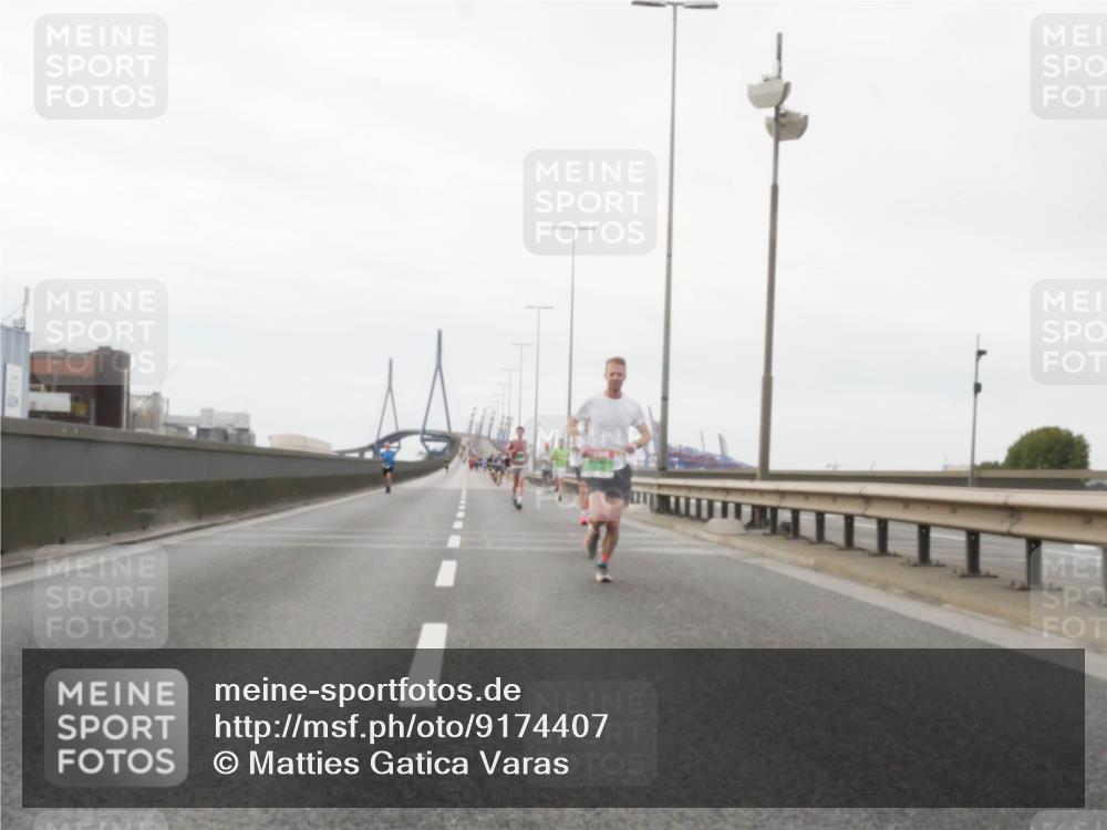 03.10.2025 - Köhlbrandbrückenlauf Matties Gatica Varas http://msf.ph/oto/9174407 03.10.2025 15:41:41 Position 3  meine-sportfotos.de