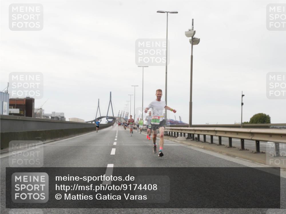 03.10.2025 - Köhlbrandbrückenlauf Matties Gatica Varas http://msf.ph/oto/9174408 03.10.2025 15:41:42 Position 3  meine-sportfotos.de