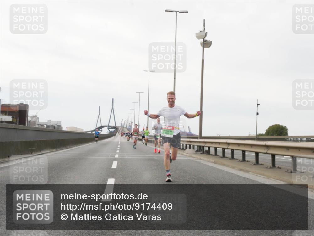 03.10.2025 - Köhlbrandbrückenlauf Matties Gatica Varas http://msf.ph/oto/9174409 03.10.2025 15:41:42 Position 3  meine-sportfotos.de