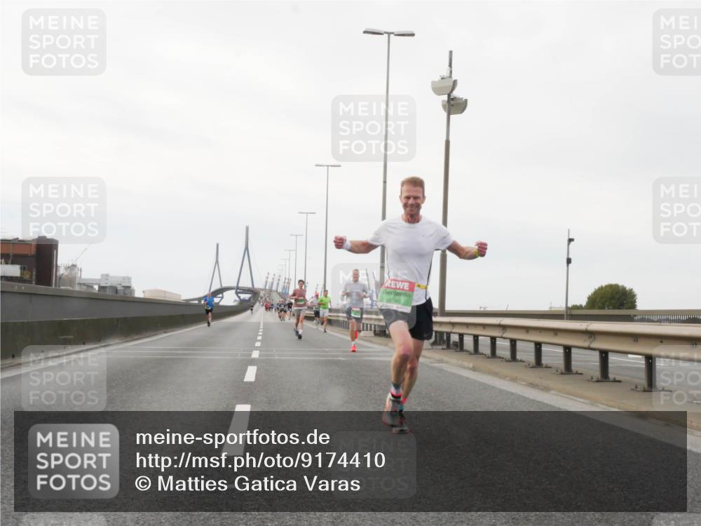 03.10.2025 - Köhlbrandbrückenlauf Matties Gatica Varas http://msf.ph/oto/9174410 03.10.2025 15:41:43 Position 3 7040 meine-sportfotos.de