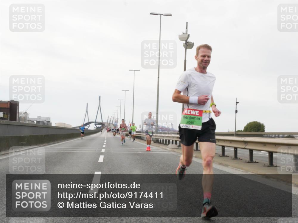 03.10.2025 - Köhlbrandbrückenlauf Matties Gatica Varas http://msf.ph/oto/9174411 03.10.2025 15:41:43 Position 3 7040 meine-sportfotos.de
