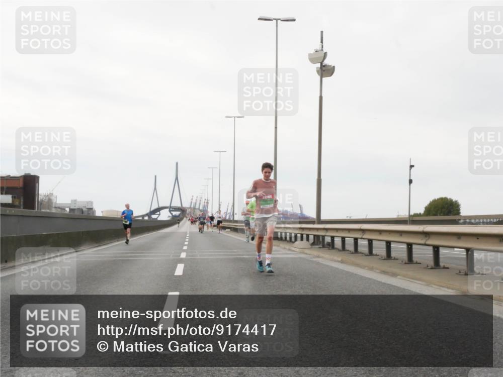 03.10.2025 - Köhlbrandbrückenlauf Matties Gatica Varas http://msf.ph/oto/9174417 03.10.2025 15:41:48 Position 3  meine-sportfotos.de