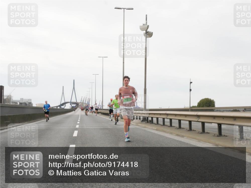 03.10.2025 - Köhlbrandbrückenlauf Matties Gatica Varas http://msf.ph/oto/9174418 03.10.2025 15:41:48 Position 3  meine-sportfotos.de