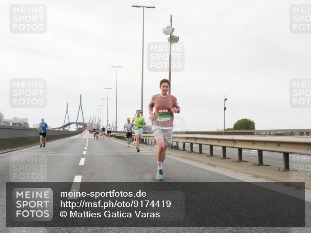 03.10.2025 - Köhlbrandbrückenlauf Matties Gatica Varas http://msf.ph/oto/9174419 03.10.2025 15:41:49 Position 3  meine-sportfotos.de