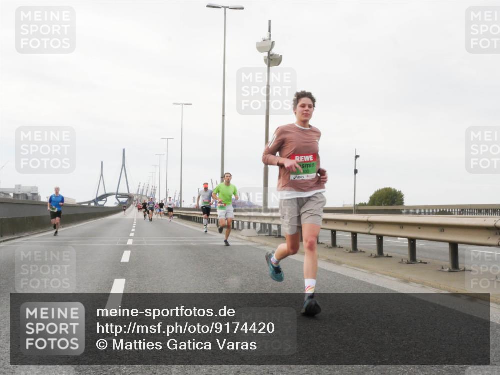 03.10.2025 - Köhlbrandbrückenlauf Matties Gatica Varas http://msf.ph/oto/9174420 03.10.2025 15:41:49 Position 3 100 meine-sportfotos.de