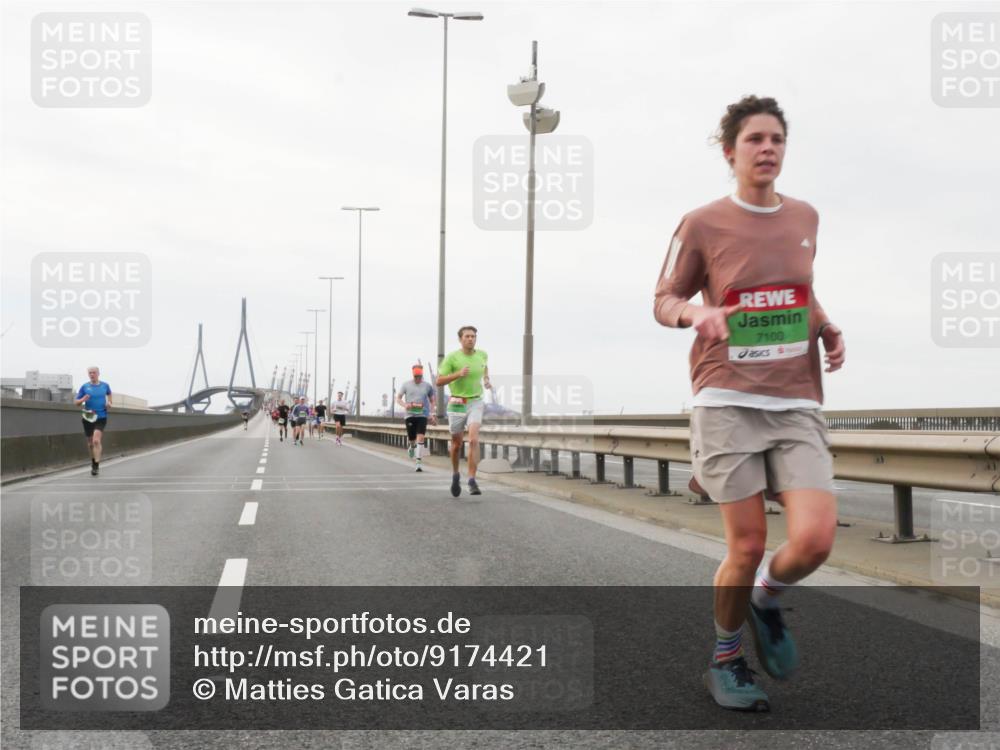 03.10.2025 - Köhlbrandbrückenlauf Matties Gatica Varas http://msf.ph/oto/9174421 03.10.2025 15:41:50 Position 3 7100 meine-sportfotos.de