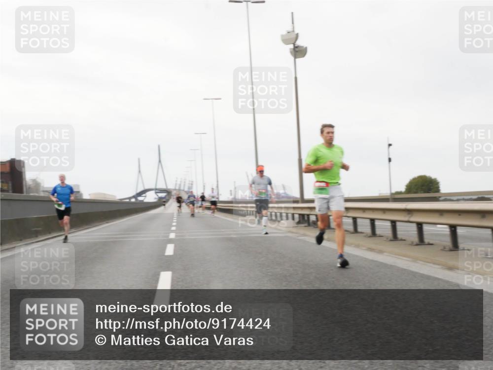 03.10.2025 - Köhlbrandbrückenlauf Matties Gatica Varas http://msf.ph/oto/9174424 03.10.2025 15:41:51 Position 3  meine-sportfotos.de