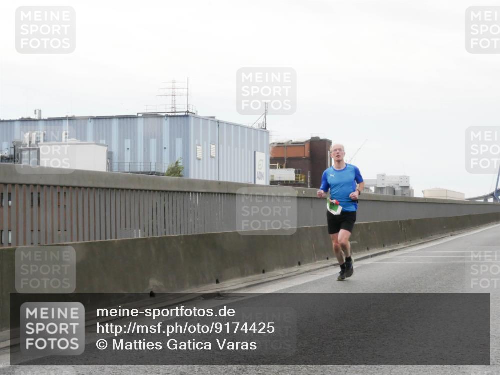 03.10.2025 - Köhlbrandbrückenlauf Matties Gatica Varas http://msf.ph/oto/9174425 03.10.2025 15:41:52 Position 3  meine-sportfotos.de