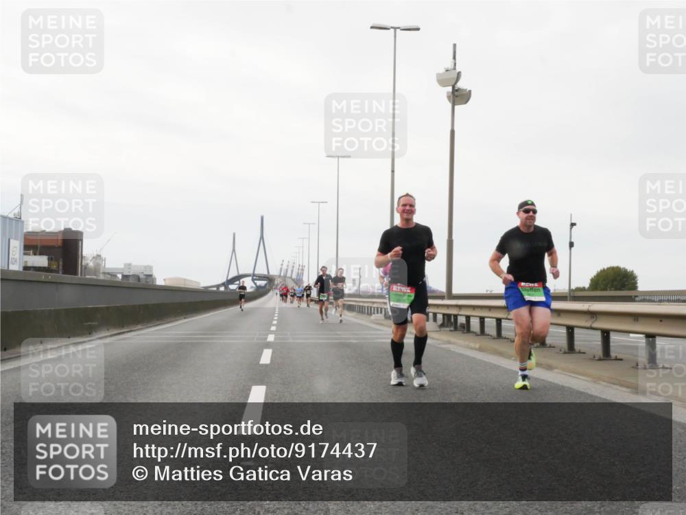 03.10.2025 - Köhlbrandbrückenlauf Matties Gatica Varas http://msf.ph/oto/9174437 03.10.2025 15:42:04 Position 3  meine-sportfotos.de