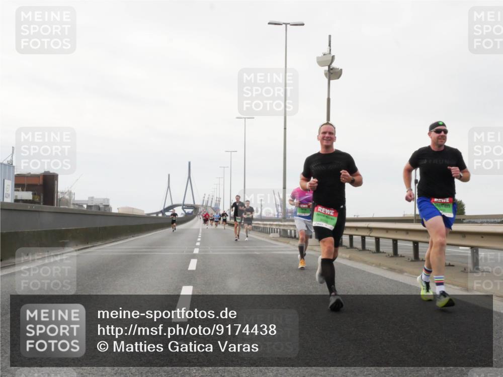 03.10.2025 - Köhlbrandbrückenlauf Matties Gatica Varas http://msf.ph/oto/9174438 03.10.2025 15:42:05 Position 3  meine-sportfotos.de