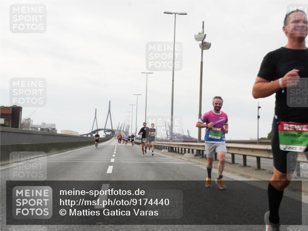 03.10.2025 - Köhlbrandbrückenlauf Matties Gatica Varas http://msf.ph/oto/9174440 03.10.2025 15:42:06 Position 3 9559 meine-sportfotos.de
