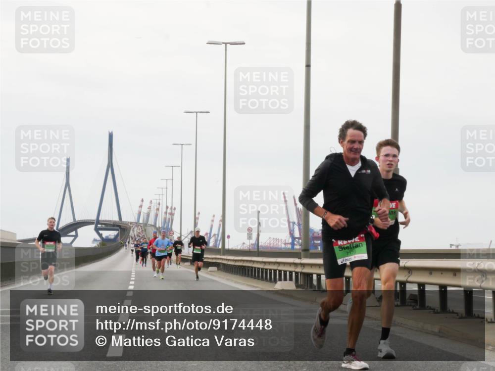 03.10.2025 - Köhlbrandbrückenlauf Matties Gatica Varas http://msf.ph/oto/9174448 03.10.2025 15:42:09 Position 3 7170 meine-sportfotos.de