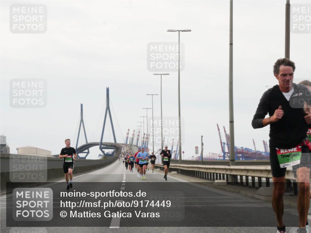 03.10.2025 - Köhlbrandbrückenlauf Matties Gatica Varas http://msf.ph/oto/9174449 03.10.2025 15:42:10 Position 3 7172 meine-sportfotos.de
