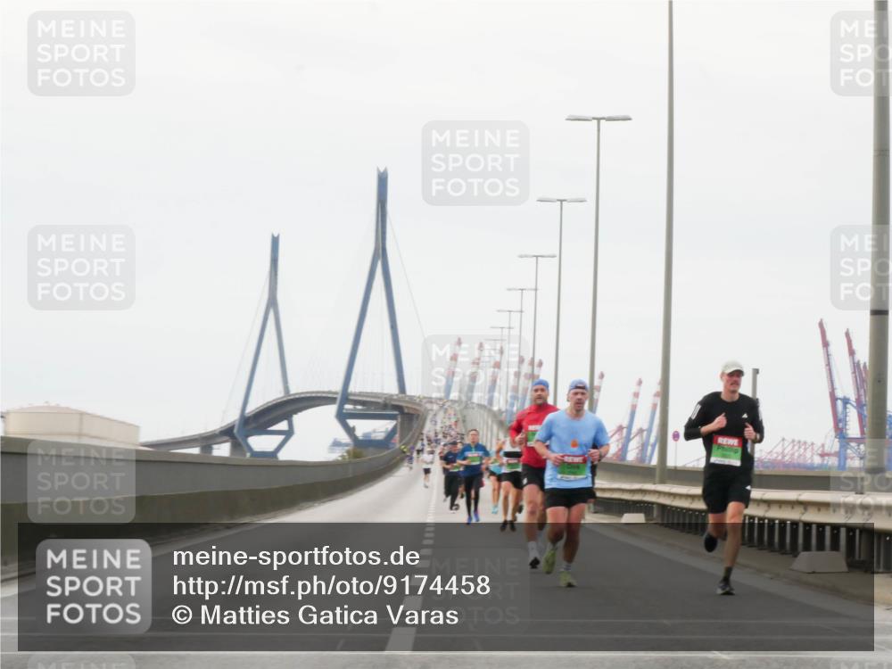 03.10.2025 - Köhlbrandbrückenlauf Matties Gatica Varas http://msf.ph/oto/9174458 03.10.2025 15:42:14 Position 3  meine-sportfotos.de