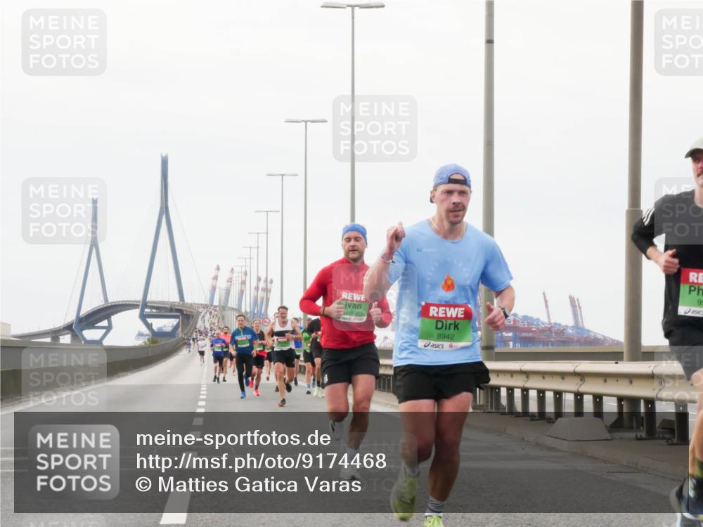 03.10.2025 - Köhlbrandbrückenlauf Matties Gatica Varas http://msf.ph/oto/9174468 03.10.2025 15:42:19 Position 3 7043, 8942, 95 meine-sportfotos.de