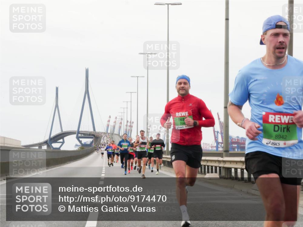 03.10.2025 - Köhlbrandbrückenlauf Matties Gatica Varas http://msf.ph/oto/9174470 03.10.2025 15:42:20 Position 3 704, 8942 meine-sportfotos.de