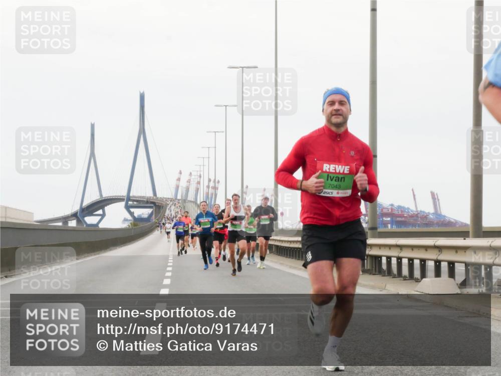 03.10.2025 - Köhlbrandbrückenlauf Matties Gatica Varas http://msf.ph/oto/9174471 03.10.2025 15:42:21 Position 3 7043 meine-sportfotos.de