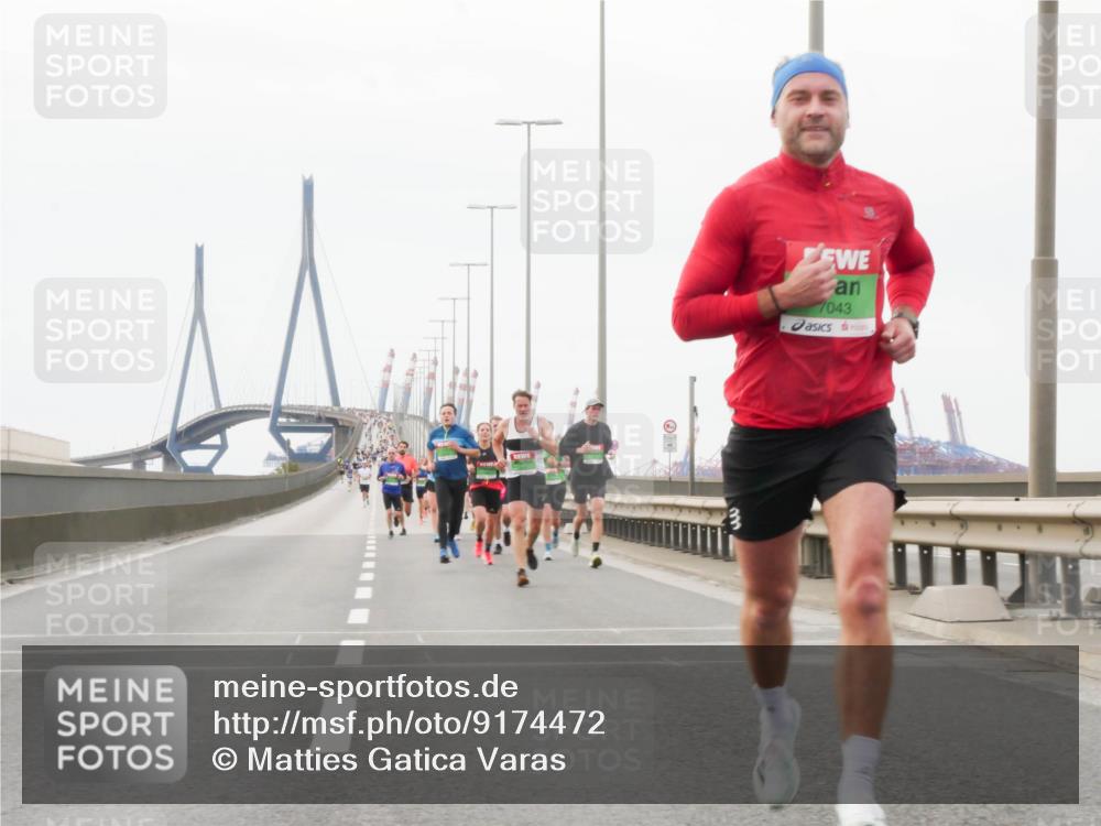 03.10.2025 - Köhlbrandbrückenlauf Matties Gatica Varas http://msf.ph/oto/9174472 03.10.2025 15:42:21 Position 3 7043 meine-sportfotos.de