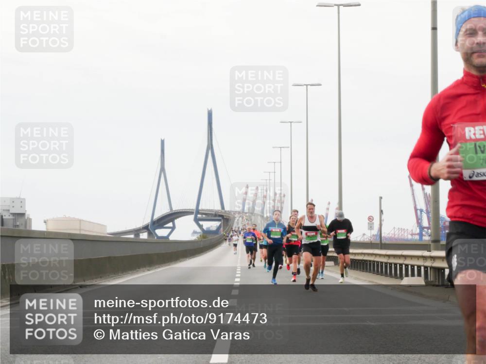03.10.2025 - Köhlbrandbrückenlauf Matties Gatica Varas http://msf.ph/oto/9174473 03.10.2025 15:42:22 Position 3 70 meine-sportfotos.de