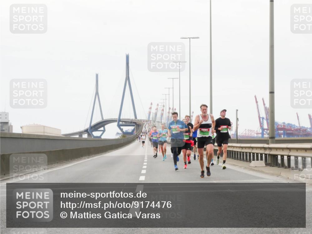 03.10.2025 - Köhlbrandbrückenlauf Matties Gatica Varas http://msf.ph/oto/9174476 03.10.2025 15:42:23 Position 3  meine-sportfotos.de